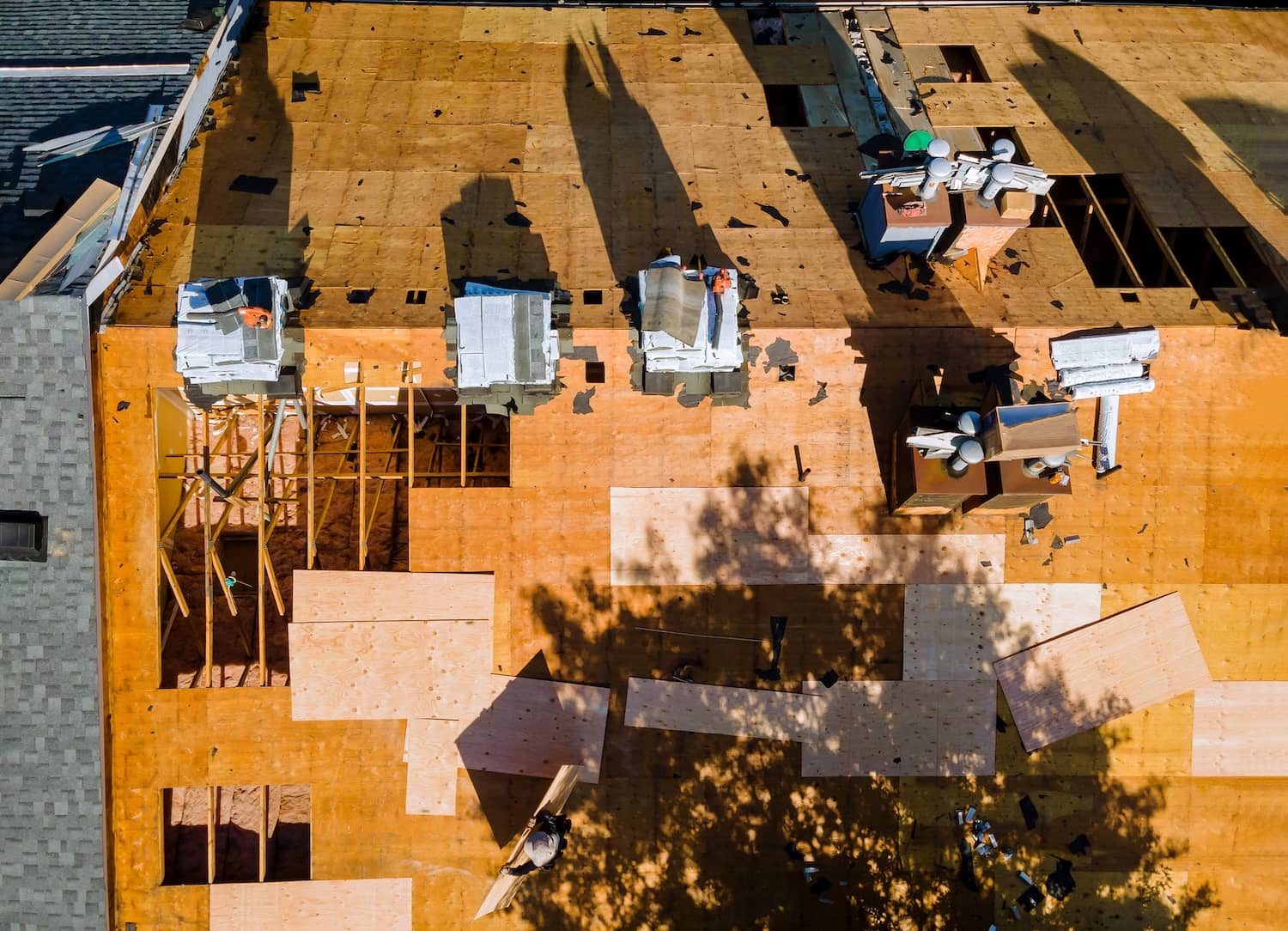 Apartment bulding roof (1)