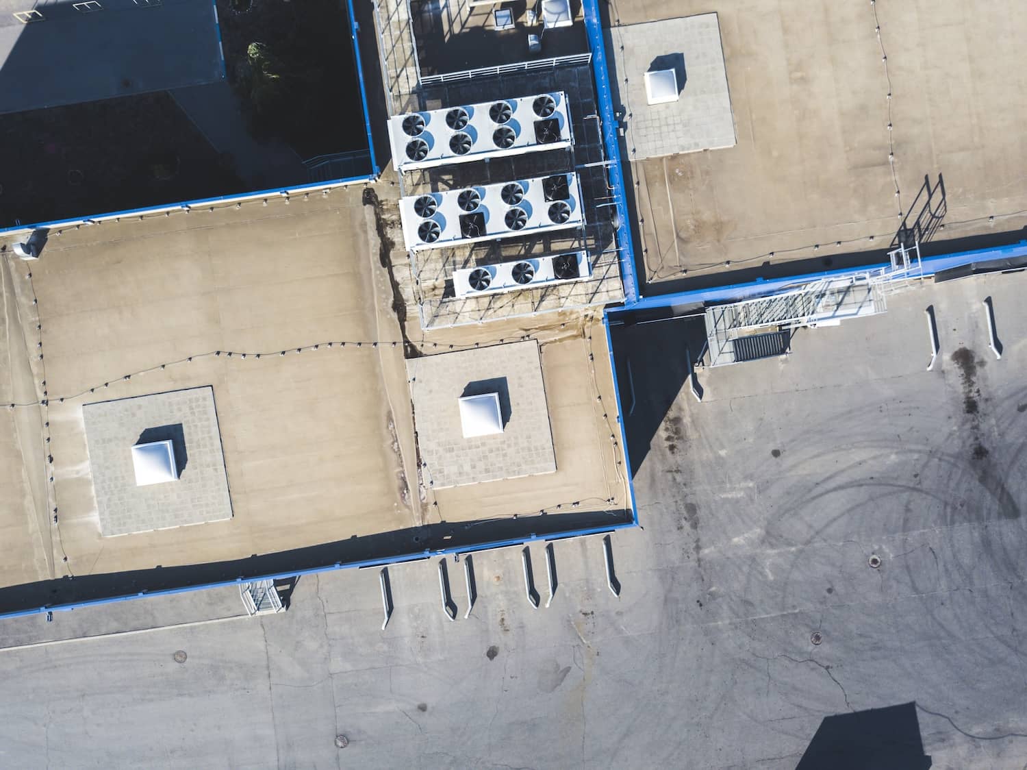 Top of commercial roof (1)